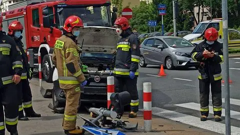 Kierowca fiata wjechał w sygnalizację