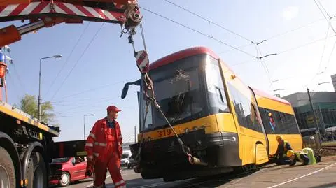 Wykolejona pesa zablokowała dojazd na Służewiec