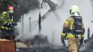 W miejscowości Parole pod Pruszkowem płonął drewniany dom