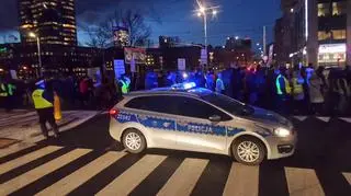 Protest przeciwko obwodnicy przez Wesołą