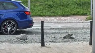 Rozlany cement na Wale Miedzeszyńskim