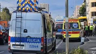 Kierowca autobusu uderzył w latarnię 