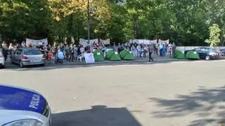 Protest przed ambasadą