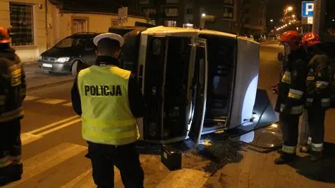 Lublin na boku po zderzeniu z oplem. Wypadek na Pradze