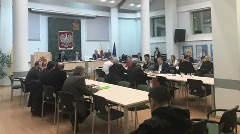 Burmistrz Bemowa na razie zostaje. Radni oburzeni zmianami linii autobusowych