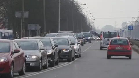 Likwidują wąskie gardło. Spore utrudnienia na Wołoskiej