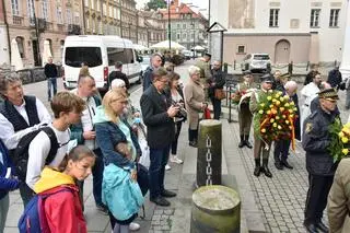 Uroczystość odsłonięcia tablicy na ścianie kościoła św. Jacka