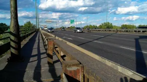 Miasto i GDDKiA przerzucają się mostem