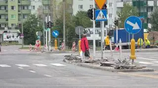 Skrzyżowanie chociaż otwarte, wygląda jak teren budowy