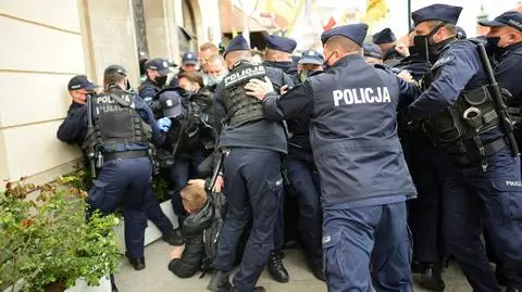 Policja broni swojej interwencji podczas protestu. "Działania adekwatne do sytuacji, profesjonalne"