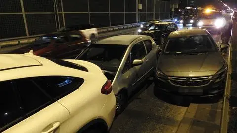 Dużo kolizji w całym mieście. Były utrudnienia na Wisłostradzie i przed wjazdem na trasę S2