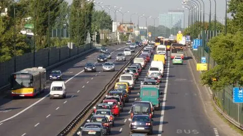 Pół Łazienkowskiego zamknięte. "Korek od Międzynarodowej"