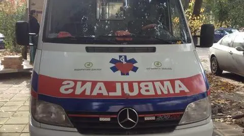 Ambulans i ciężarówka darów jadą z Warszawy na Ukrainę 