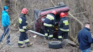 Samochód spadł z Wisłostrady