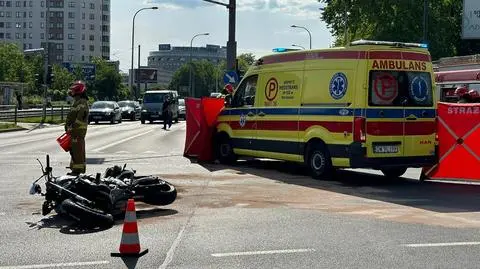 Zderzenie na skrzyżowaniu. Nie żyje motocyklista 