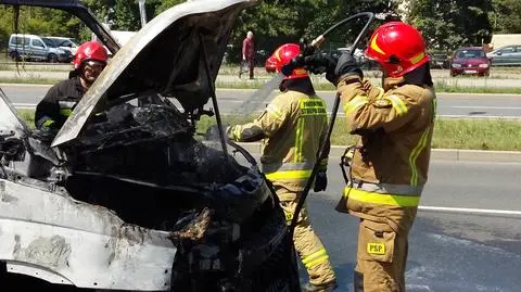 Pożar auta dostawczego na Bielanach 