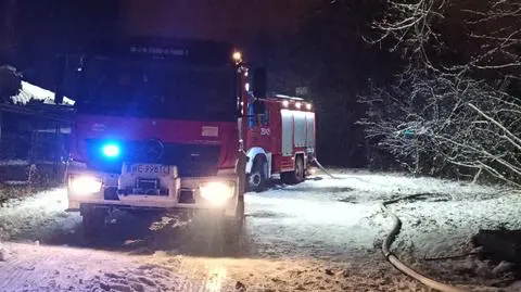 Nocny pożar altany na Żoliborzu. Strażacy odnaleźli ciało