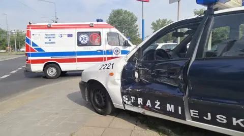 Zderzenie tramwaju z radiowozem straży miejskiej