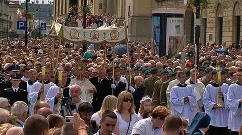Procesje, rowerzyści i rolkarze.  Długi weekend z utrudnieniami
