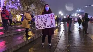 "Bunt Młodych" przed Pałacem Kultury