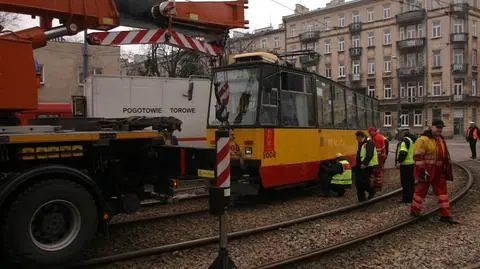 Na Pradze wykoleił się tramwaj