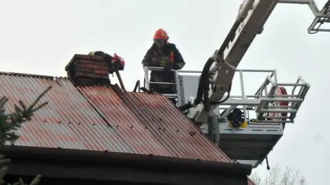 Pożar na Mokotowie. "Ogień pojawił się na poddaszu"