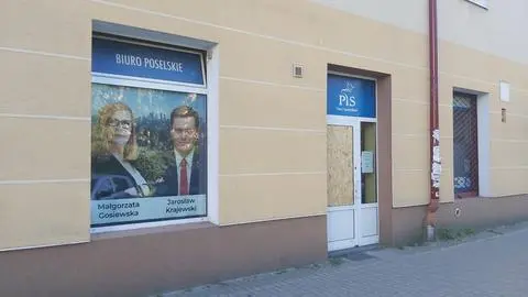 Policja zatrzymała nastolatków podejrzanych o włamanie do biura poselskiego PiS