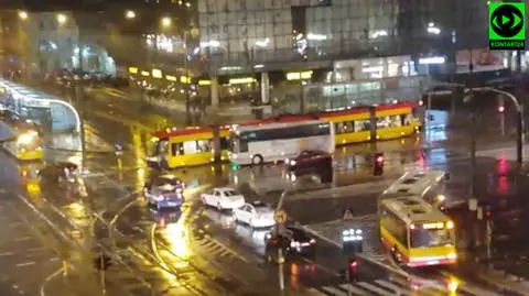 Tramwaj zderzył się z autobusem