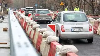 Ruch wahadłowy na wiadukcie w ciągu ulicy Marywilskiej