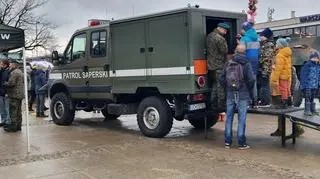 Zwiedzanie strefy wojskowej przy Stadionie Narodowym