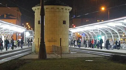 Wiaty na Bankowym oświetlone