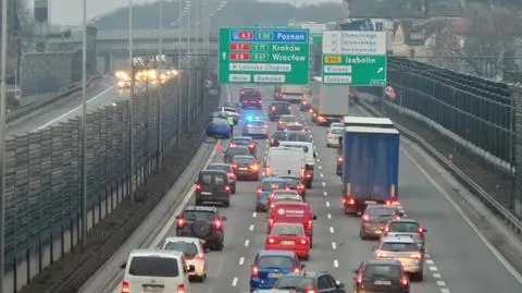 Trzy auta zderzyły się na S8. Korek w kierunku Bemowa