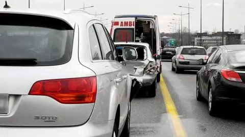 Trzy auta zderzyły się na na moście Łazienkowskim