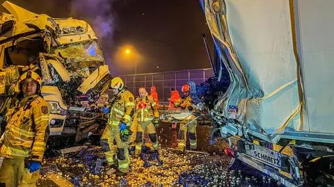 Nocne zderzenie ciężarówek na A2