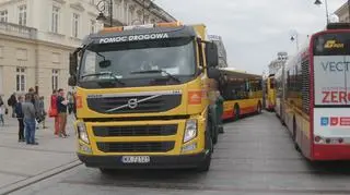 Autobus zablokował Krakowskie Przedmieście