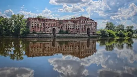 Kręcili tam "Pana Tadeusza", mieli zrobić hotel. Skończyło się zarzutami dla dewelopera 