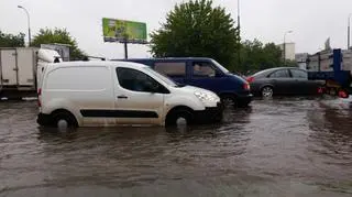 Skutki ulewy w Warszawie