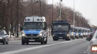 Policjanci jadą na mecz