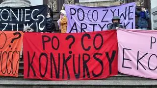 Manifestacja przed Zachętą 