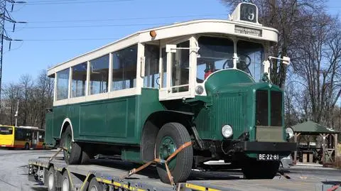 Brat bliźniak przedwojennych autobusów trafił do stolicy