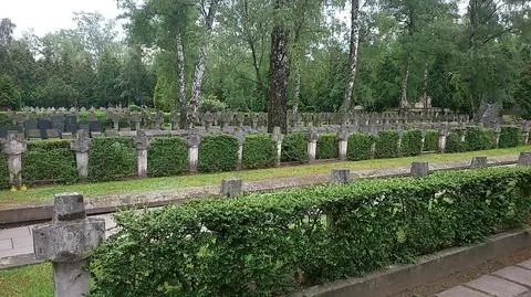 Jaruzelski niedaleko Geremka i Kuronia? Koszty pogrzebu szacowane na 60 tys. zł