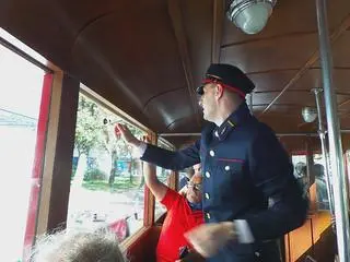 Przejazd przedwojennym autobusem Somua