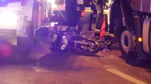 Śmiertelny wypadek na Łodygowej: motocyklista pod ciężarówką