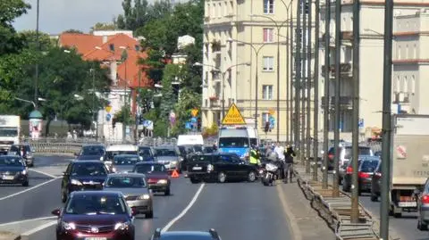 Wypadek na Trasie Łazienkowskiej. Utrudnił objazd Śródmieścia