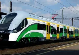 Tragiczny wypadek na torach. Opóźnienia pociągów sięgały godziny