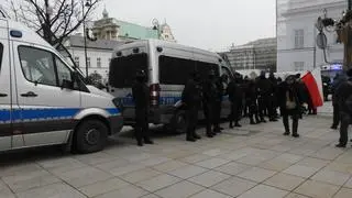 Protest na Krakowskim Przedmieściu 