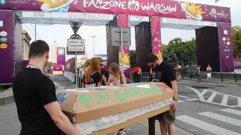 Trumny pełne pozdrowień dla BBC