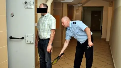 Wyszukiwał nastolatków, płacił za spotkania. Pedofil usłyszał 22 zarzuty 