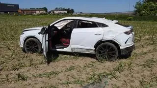 Kierowca lamborghini wypadł z drogi 