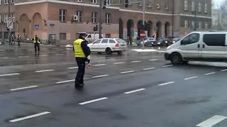 Awaria sygnalizacji świetlnej al. Solidarności/ul. Żelazna fot. Dawid Krysztofiński/tvnwarszawa.pl